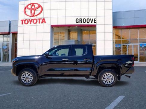Used 2024 Toyota Tacoma SR w/ SR Upgrade Package AWD/4WD image 2