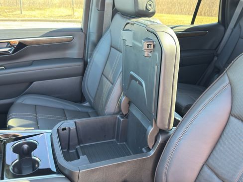 Used 2026 Chevrolet Tahoe High Country AWD/4WD image 21