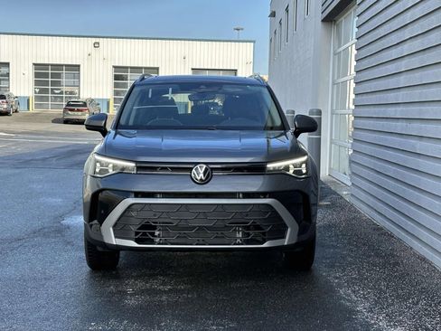 New 2026 Volkswagen Taos SE image 9