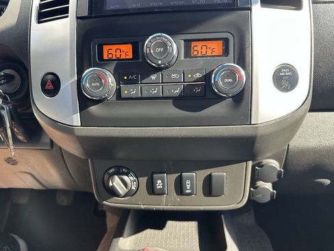 Used 2013 Nissan Frontier SV AWD/4WD image 15