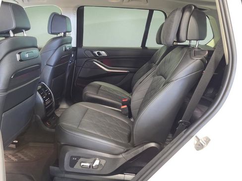 Used 2023 BMW X7 xDrive40i w/ Premium Package image 24