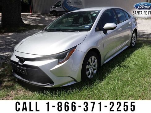 Used 2024 Toyota Corolla LE FWD image 1