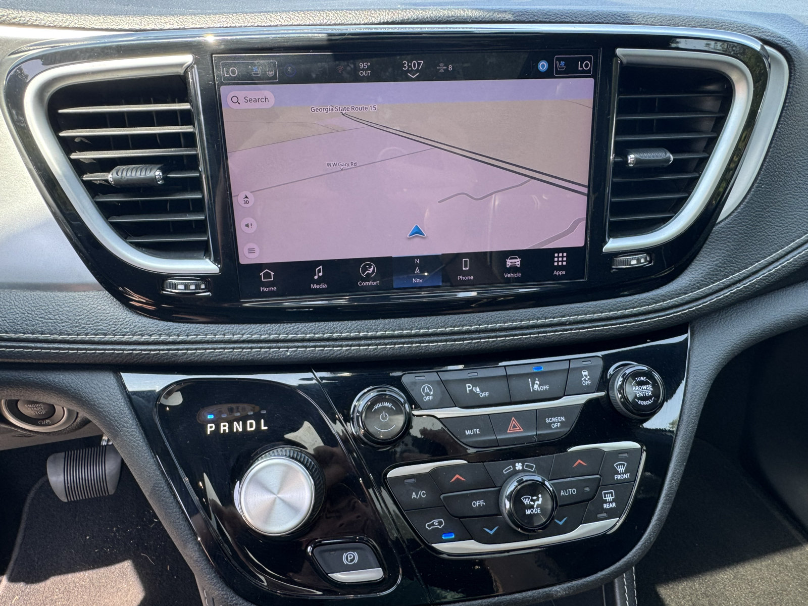 Used 2025 Chrysler Pacifica Limited FWD image 28