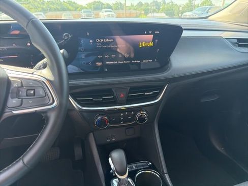 Used 2025 Buick Encore GX Preferred FWD image 10