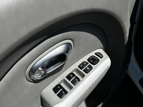 Used 2016 Kia Soul EV + w/ Sun & Fun Package FWD image 10