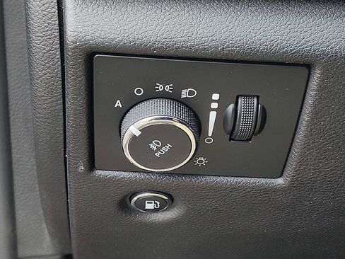 Used 2019 Jeep Grand Cherokee Limited X image 26