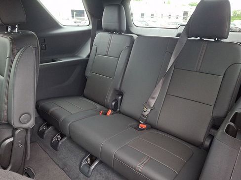 Certified 2023 Chevrolet Traverse RS w/ LPO, Floor Liner Package AWD/4WD image 13