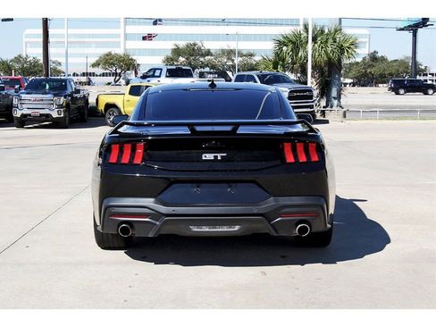 Used 2024 Ford Mustang GT Premium w/ GT Performance Package image 5