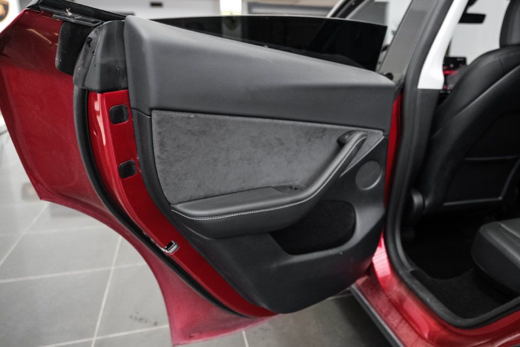 Used 2024 Tesla Model Y Performance AWD/4WD image 44