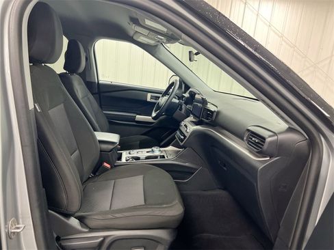 Used 2023 Ford Explorer XLT image 21