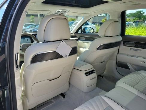 Used 2025 Genesis G90 3.5T AWD/4WD image 9