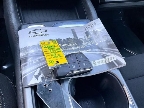 Used 2026 Chevrolet Equinox EV LT FWD image 14