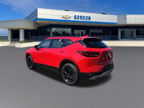 Used 2024 Chevrolet Blazer LT w/ Convenience Package FWD image 3