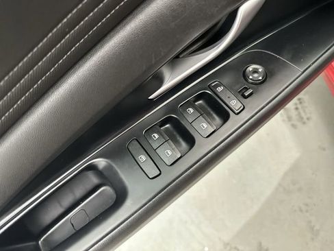 Used 2023 Hyundai Elantra SEL w/ Convenience Package image 18