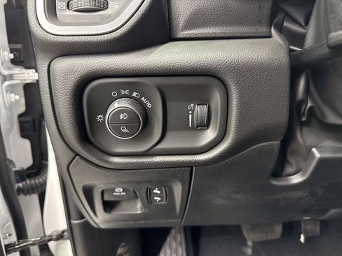 New 2026 RAM 1500 4x4 Crew Cab image 20