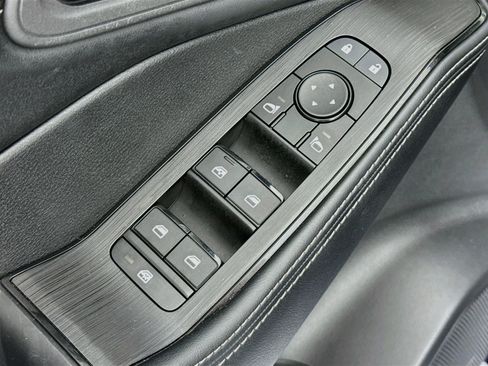 Used 2024 Nissan Rogue SV w/ SV Premium Package AWD/4WD image 17