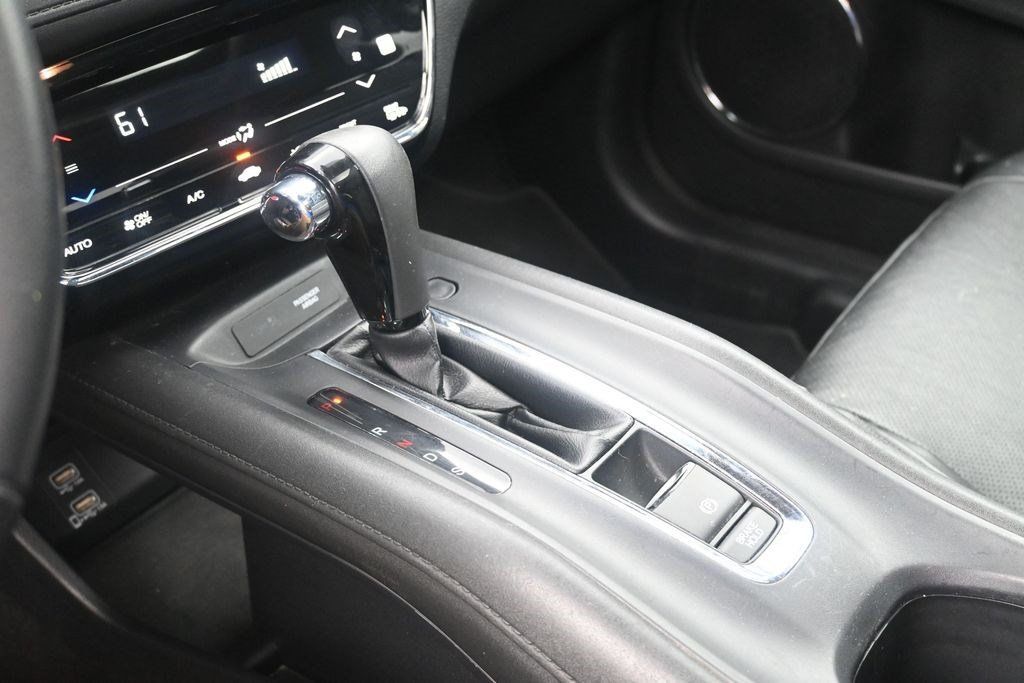 Used 2020 Honda HR-V Touring image 24