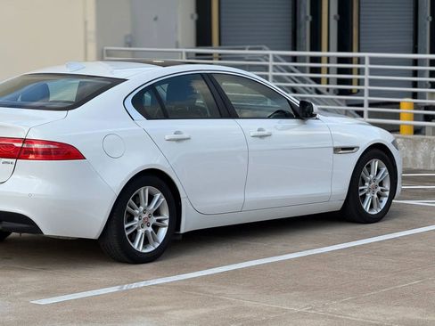 Used 2017 Jaguar XE Premium RWD image 9