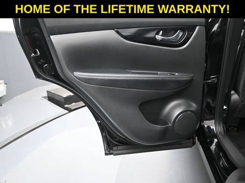 Used 2022 Nissan Rogue Sport SV AWD/4WD image 34