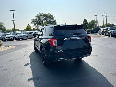 Used 2023 Ford Explorer XLT w/ Equipment Group 202A AWD/4WD image 9
