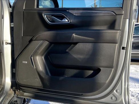 Used 2023 GMC Yukon XL SLT image 24