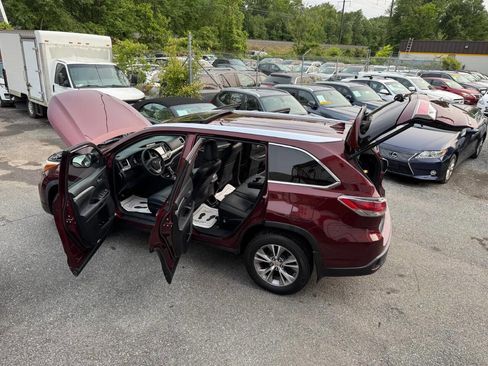 Used 2015 Toyota Highlander XLE image 8