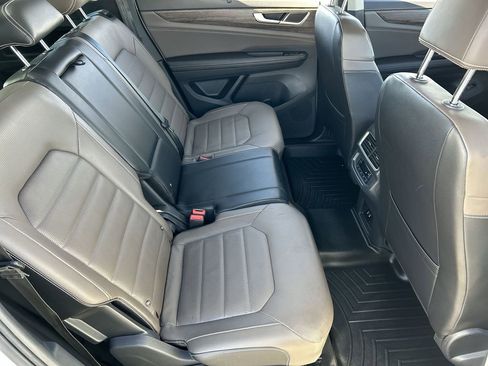 Used 2024 Volkswagen Atlas SEL image 28