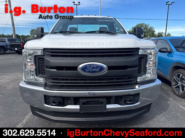 Used 2018 Ford F250 XL w/ Power Equipment Group AWD/4WD image 2