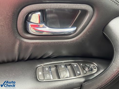 Used 2024 Nissan Armada SL w/ Captain's Chairs Package image 29