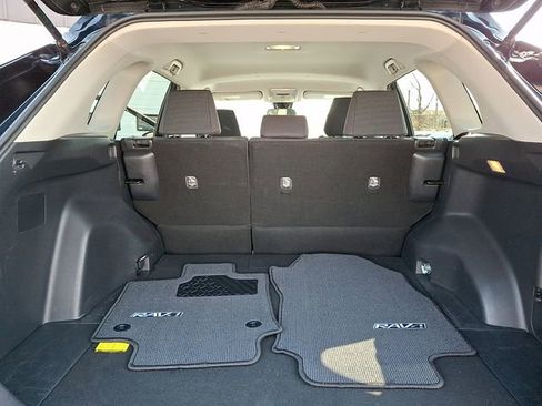 Certified 2021 Toyota RAV4 LE image 27