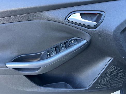 Used 2014 Ford Focus Titanium image 24