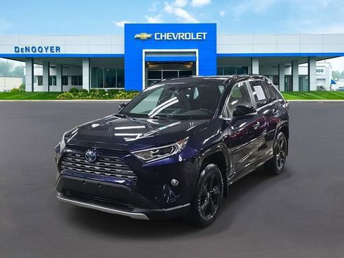 Used 2019 Toyota RAV4 XSE image 1