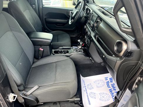 Used 2018 Jeep Wrangler Sport image 15