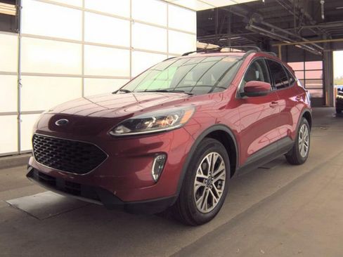 Used 2022 Ford Escape SEL w/ Technology Package AWD/4WD image 2