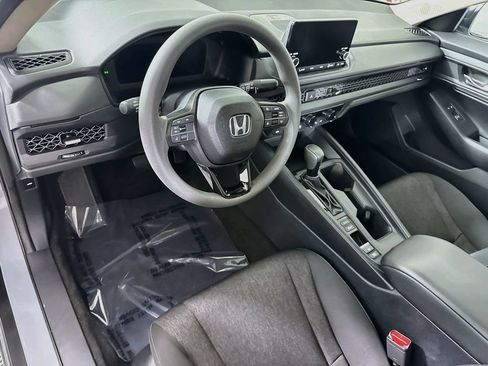 Used 2025 Honda Accord SE image 18