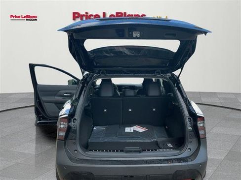 New 2025 Nissan Kicks SR w/ Illumination Package FWD image 46