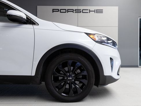 Used 2020 Kia Sorento EX FWD image 11