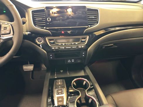 New 2026 Honda Ridgeline Black Edition image 12