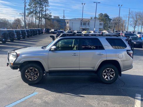 Used 2023 Toyota 4Runner TRD Off-Road image 8