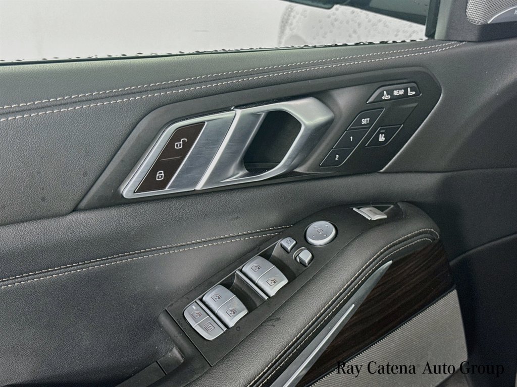 Used 2024 BMW X7 xDrive40i w/ M Sport Package AWD/4WD image 18