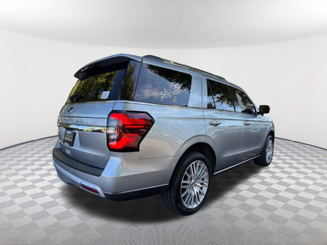 Used 2024 Ford Expedition Limited AWD/4WD image 5