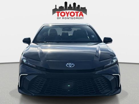 Used 2025 Toyota Camry SE w/ Multimedia Upgrade Package image 7