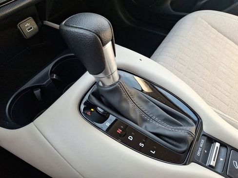 Used 2023 Honda HR-V LX image 15