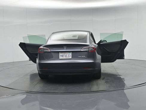Used 2022 Tesla Model 3 Long Range AWD/4WD image 28