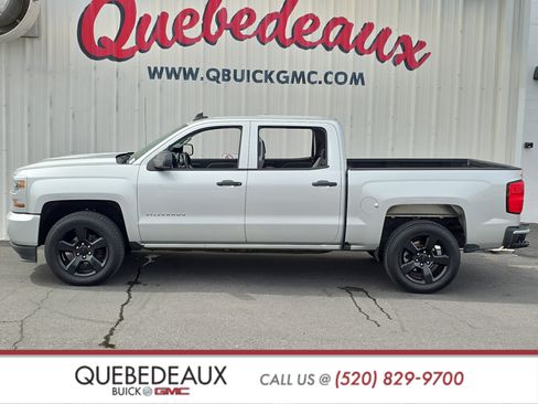 Used 2018 Chevrolet Silverado 1500 Custom w/ Custom Value Package AWD/4WD image 4