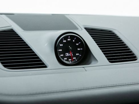 Certified 2022 Porsche Cayenne Turbo image 25