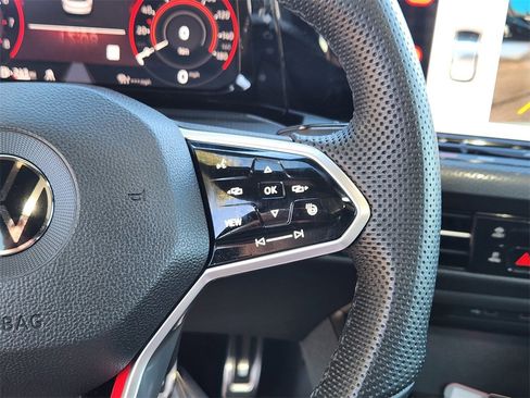 Used 2022 Volkswagen GTI SE image 9