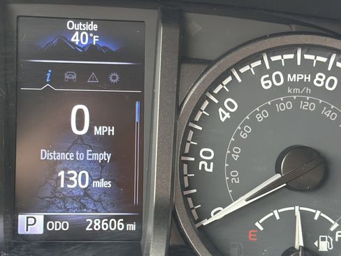 Used 2023 Toyota Tacoma TRD Off-Road image 18