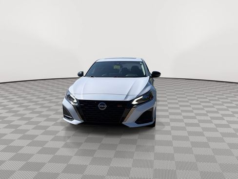 Certified 2024 Nissan Altima 2.5 SR w/ SR Premium Package FWD image 4