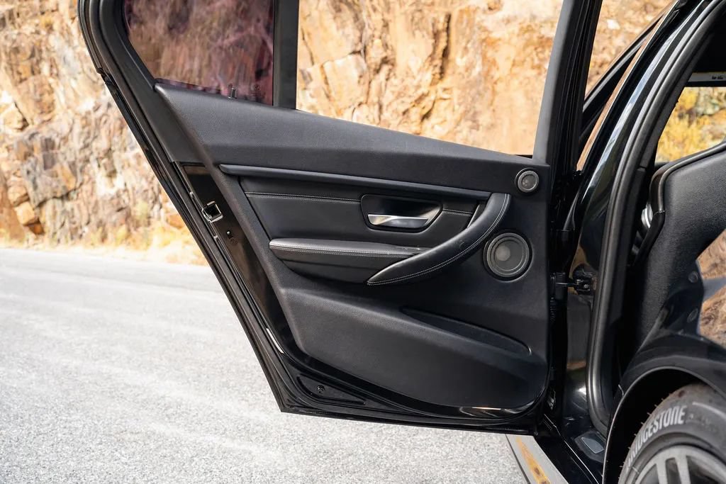 Used 2016 BMW M3 RWD image 9